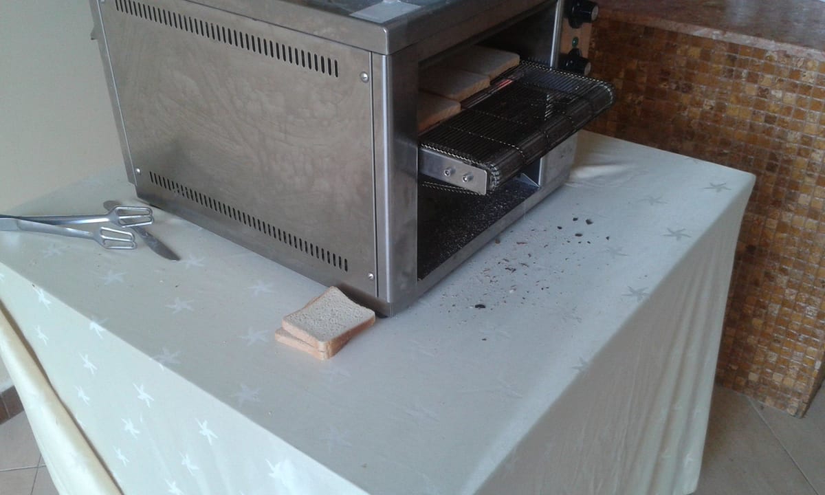 Lamer dreckiger Toaster Royal Park Hotel & Aqua park