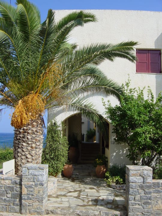 Entrance to the Hotel Porto Sisi Hotel Apartments