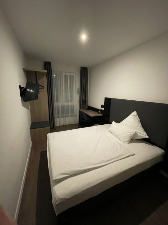 Zimmer Hayta Hotel Stuttgart Airport Messe