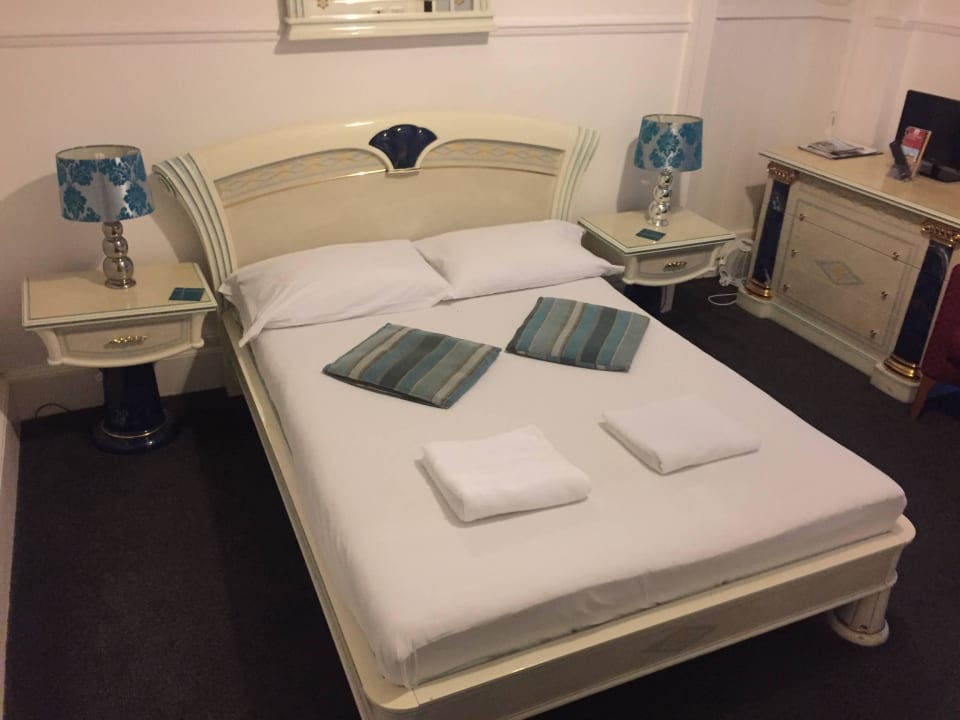 Doppelbett Edinburgh Thistle Guesthouse