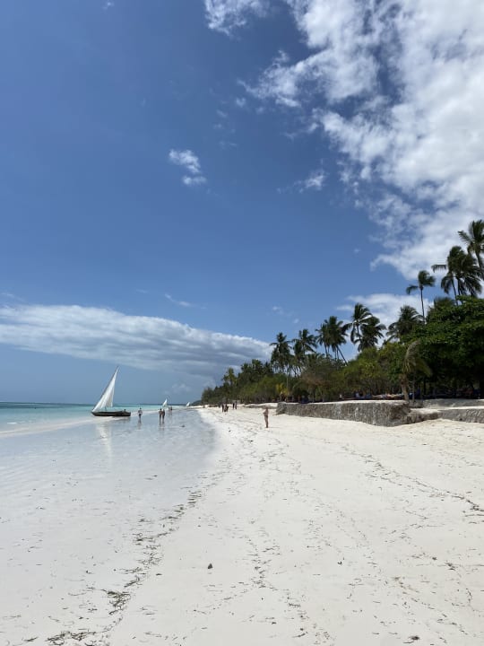 Strand Neptune Pwani Beach Resort & Spa