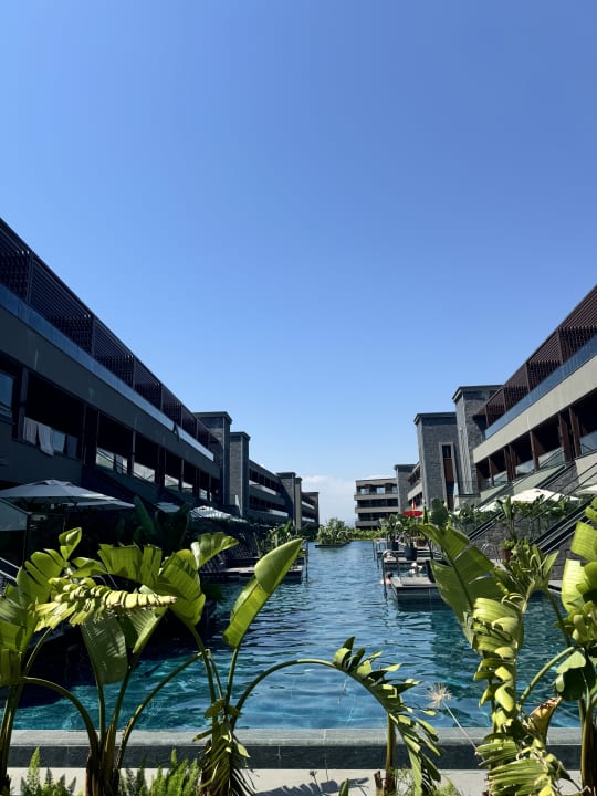 Pool Jacaranda Luxury Resort