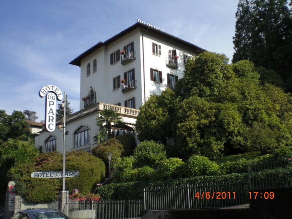 Blick von der Straße zum Hotel Hotel Du Parc