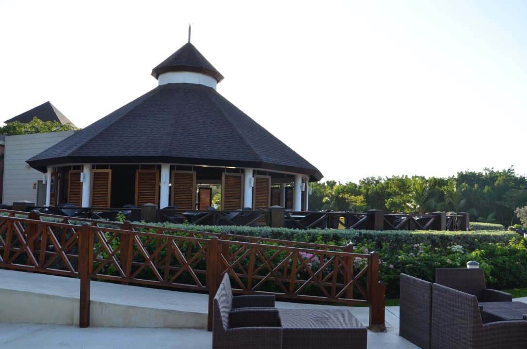 Eine der Bars Secrets Wild Orchid Montego Bay - Adults only