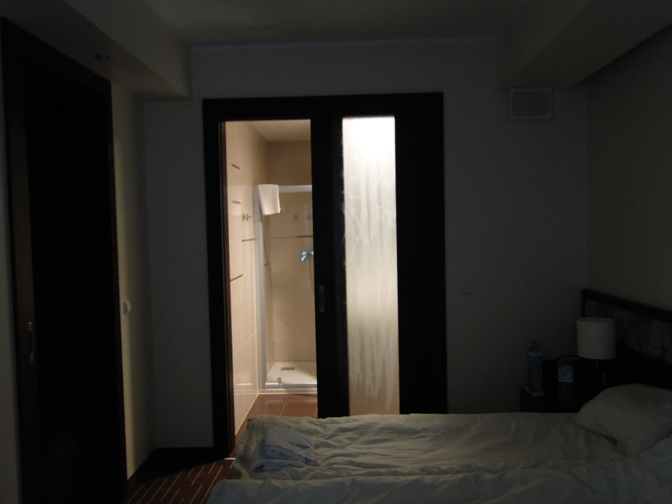 Sypialnia i wejście do łazienki Hotel Uroczysko