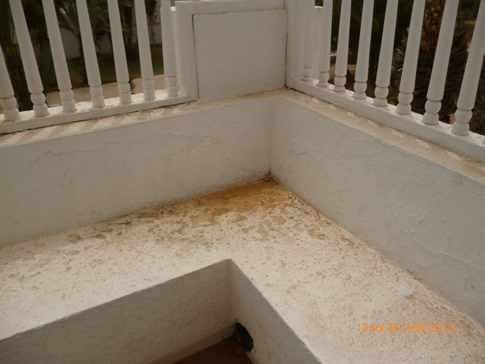 Verdreckter Aussenbereich des Speisesaals. Hotel El Mouradi Djerba Menzel