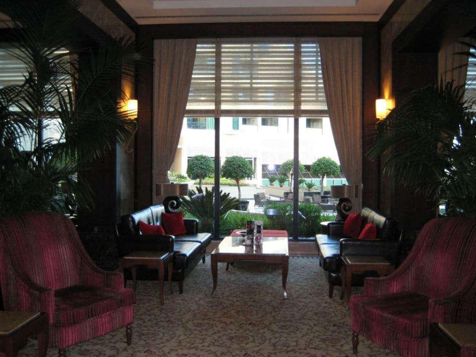 Sitzmöglichkeit gegenüber der Lobby Susesi Luxury Resort