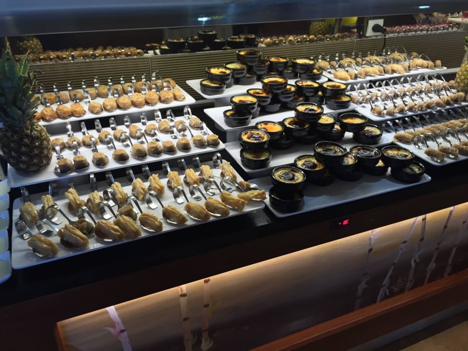 Buffet Venosa Beach Resort & Spa