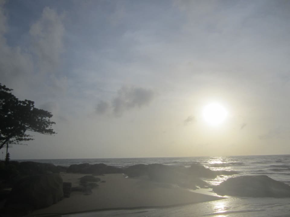 Sehr sehr schöner Untergang Khaolak Laguna Resort