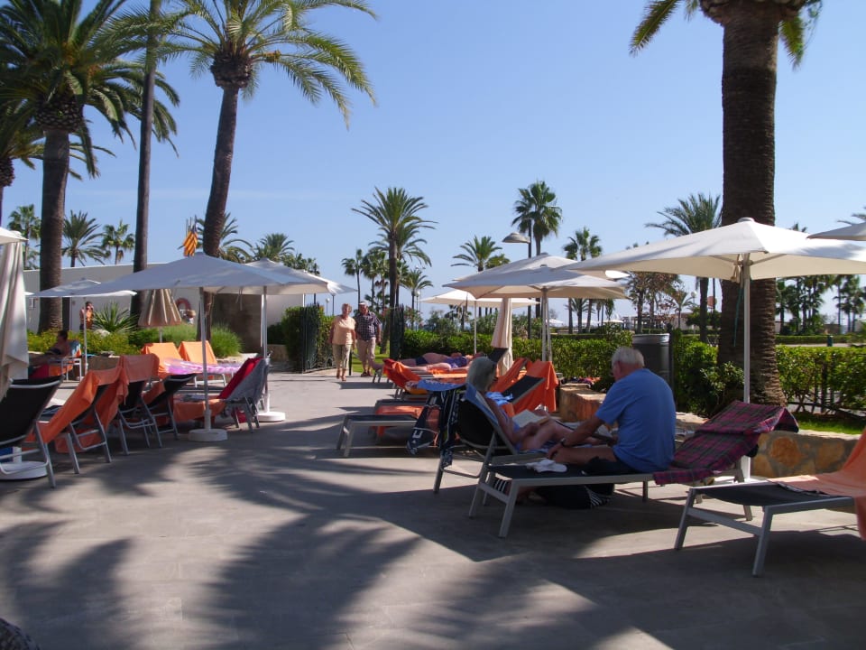 Kleiner Außenbereich allsun Hotel Bahia del Este