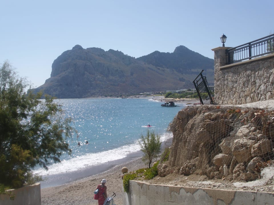 Öffentlicher Strand Niriides Hotel