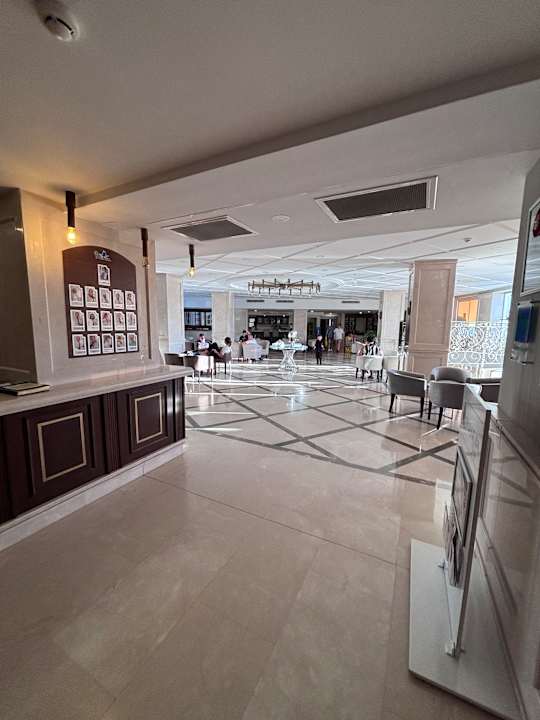 Lobby Royal Atlantis Beach Hotel