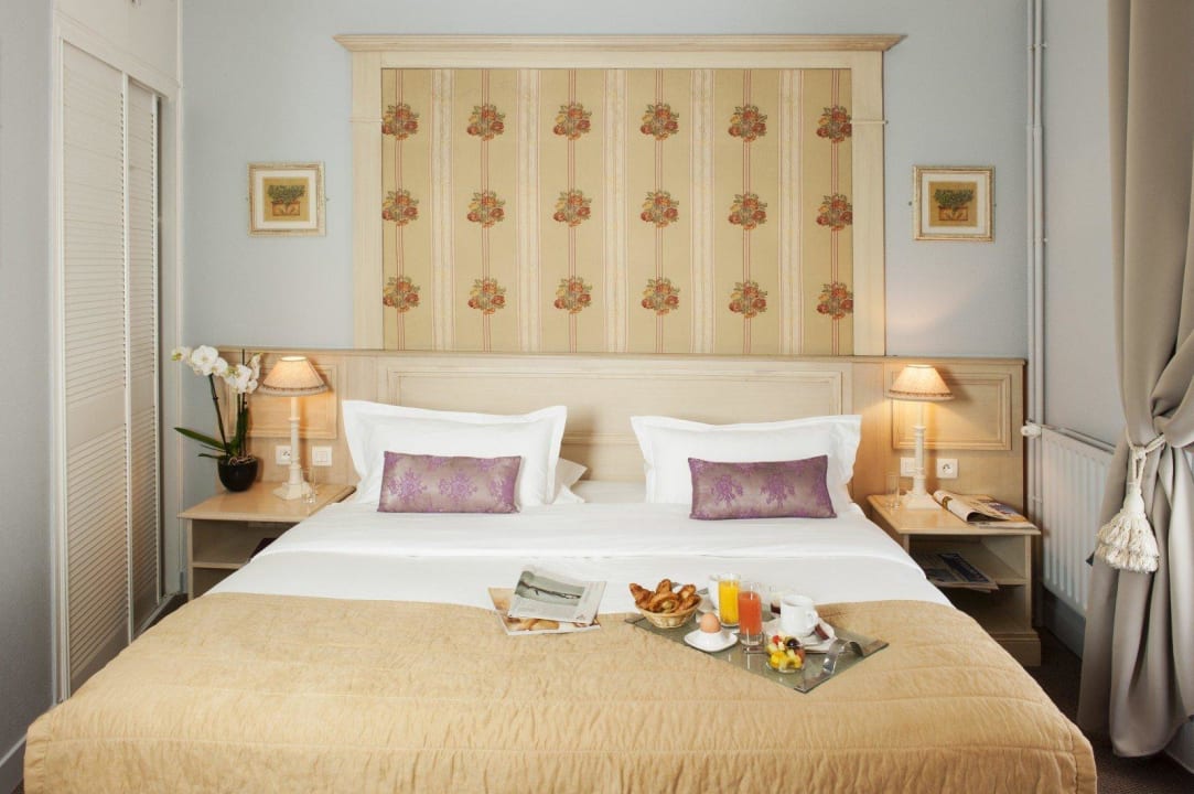 Guest room Hotel de Bellevue Paris Gare du Nord