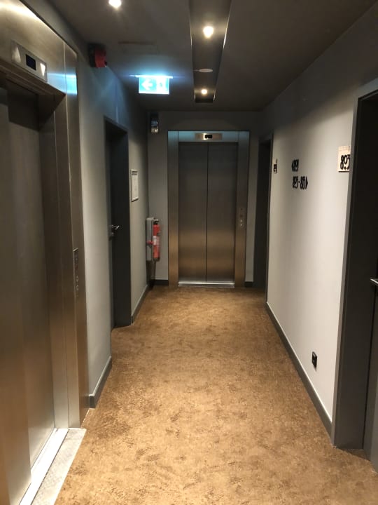 Lobby Premier Inn Saarbrücken City Centre