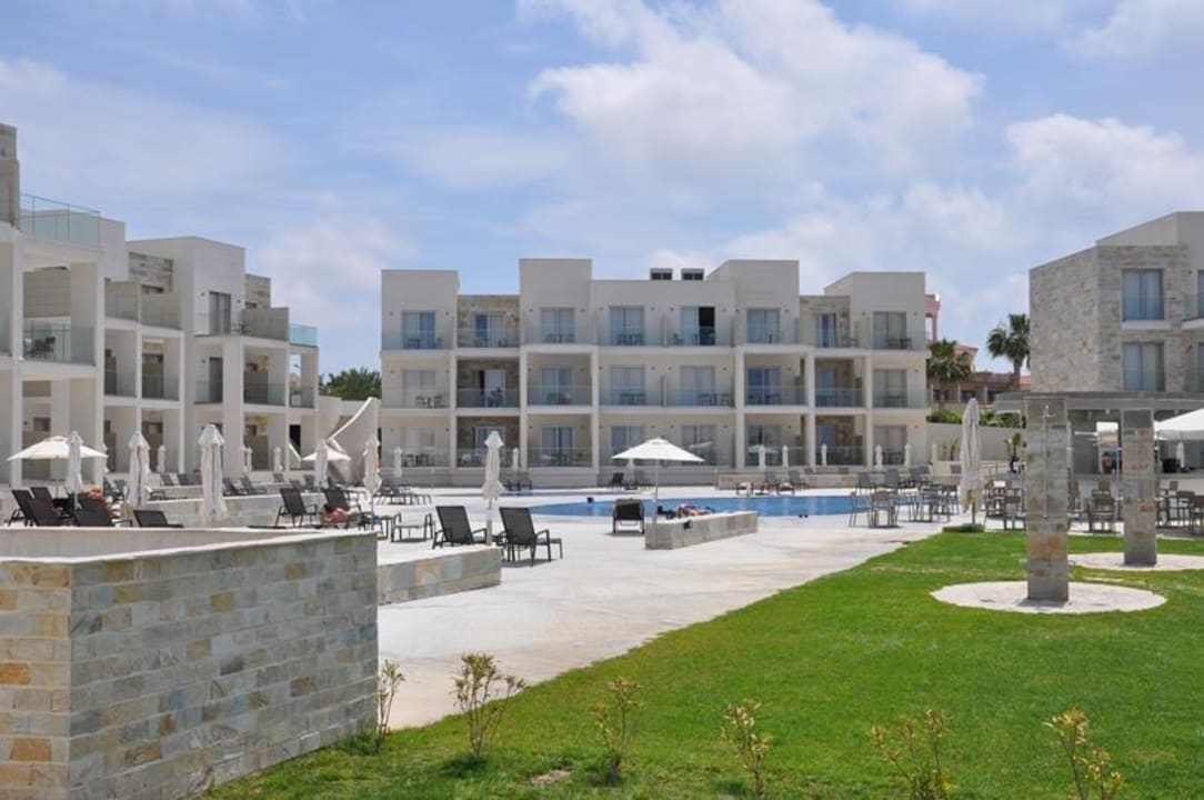 Anlage und Pool Amphora Hotel & Suites