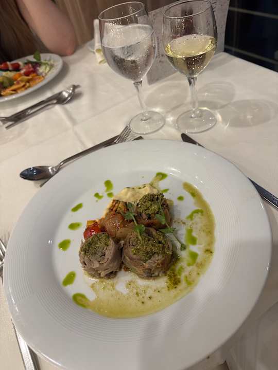 Gastro Atrium Platinum Luxury Resort Hotel & Spa