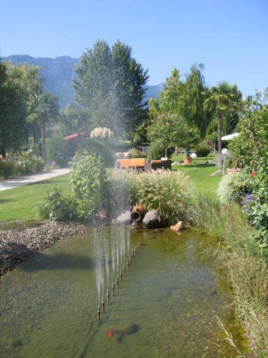 Gartenanlage mit Fischteich Parc Hotel am See