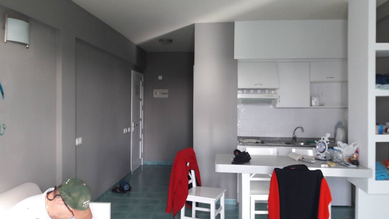 Wohnraum/Küche mit Balkon Apartamentos LIVVO Morromar