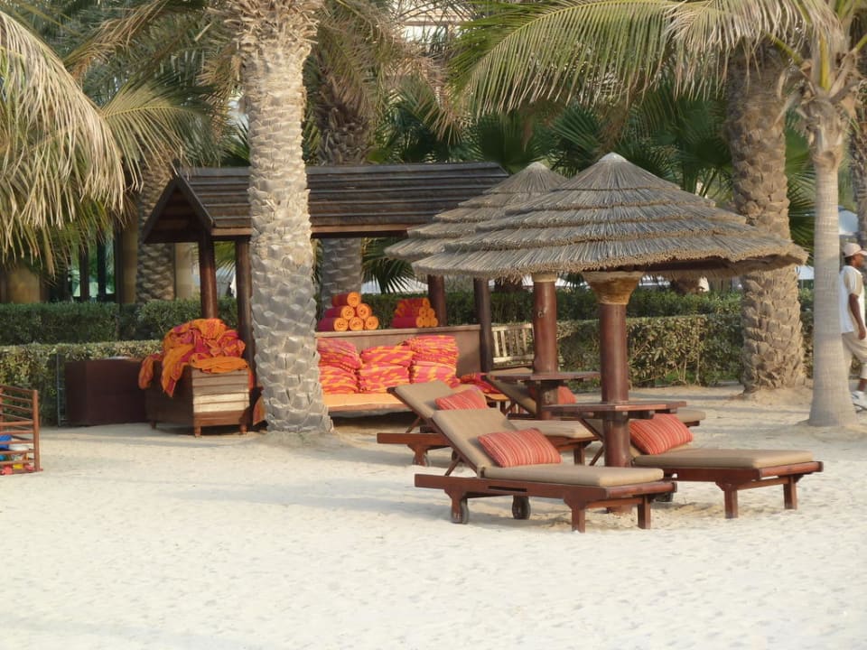 Strandliegen mit Schirm Jumeirah Dar Al Masyaf