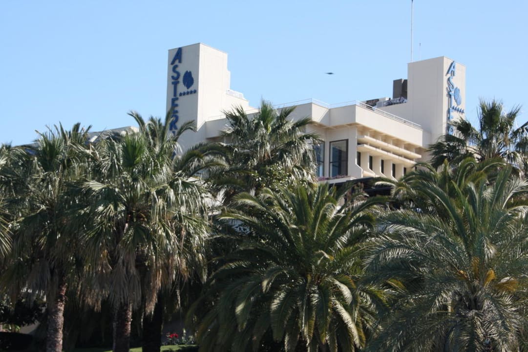 Ansicht Hauptgebäude vom Pool Side Star Elegance