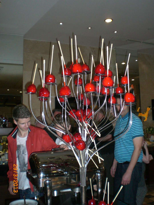 Teil des Büffets abends im Hauptrestaurant Voyage Belek Golf & Spa