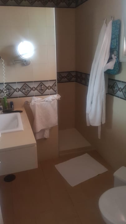 Zimmer Apartments Ambassador