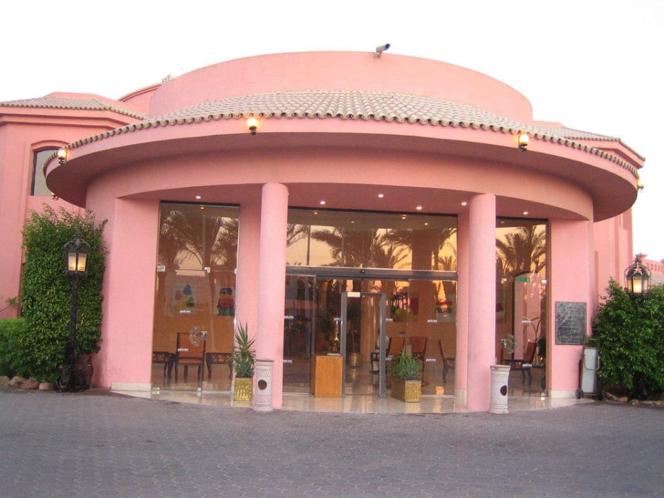 Einladender Eingangsbereich Parrotel Aqua Park Resort