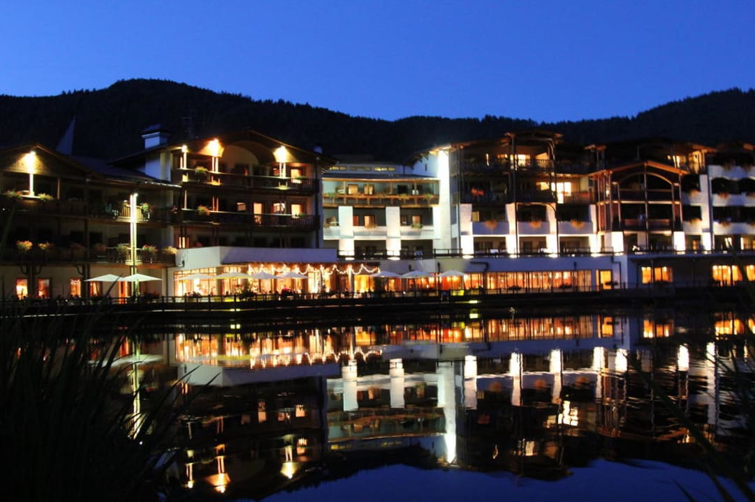 Hotel by night Falkensteiner Family Resort Lido