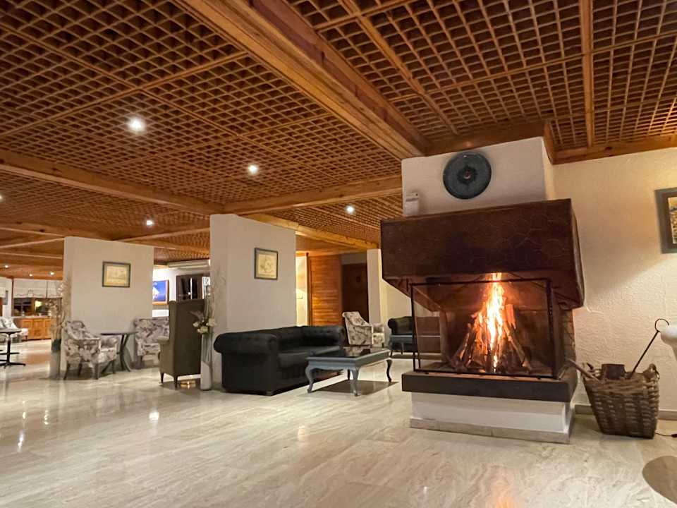 Lobby Montana Pine Resort