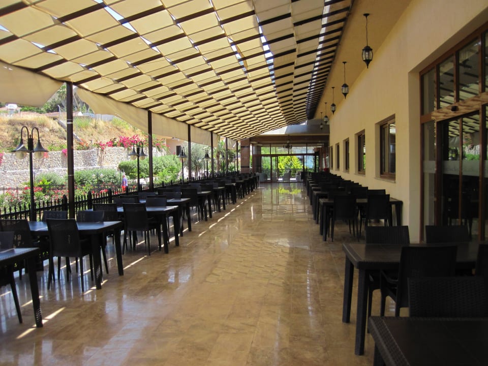 Außenterrasse Riverside Garden Resort