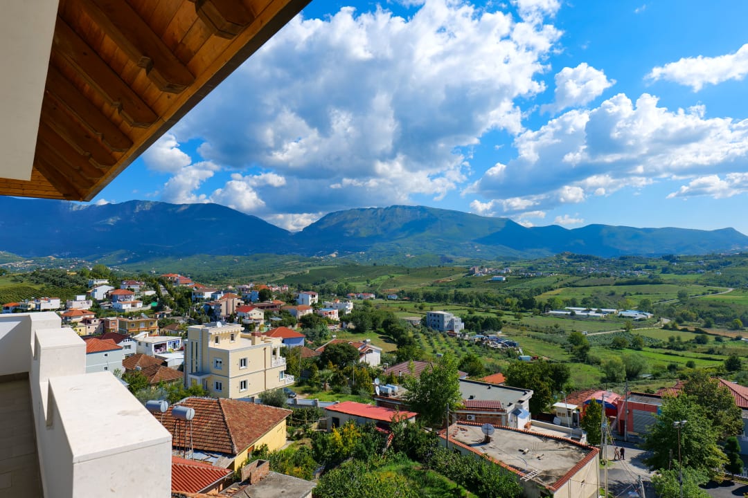 Ausblick Nari Lunder Agro-Tourism