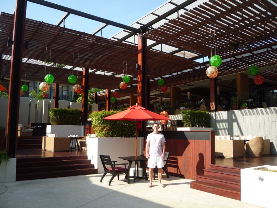 Außenbereich des Restaurants Holiday Inn Resort Phuket Surin Beach by IHG