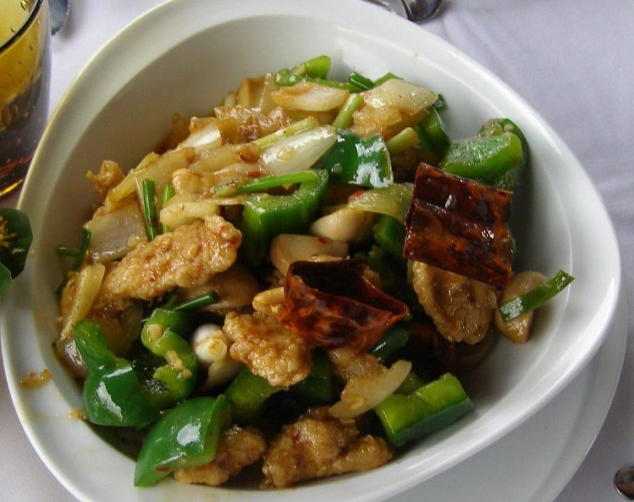 Thai Cooking - Gebratenes Hühnchen Cashew Nuts Khaolak Laguna Resort