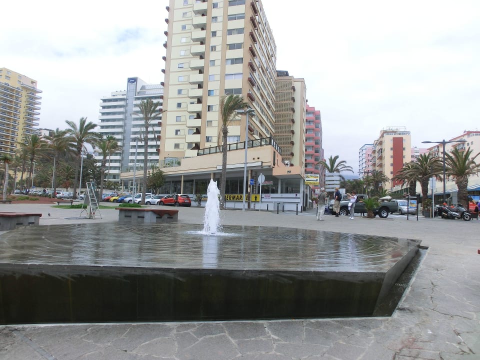 Blich auf das Hotel vom Meer aus H10 Tenerife Playa