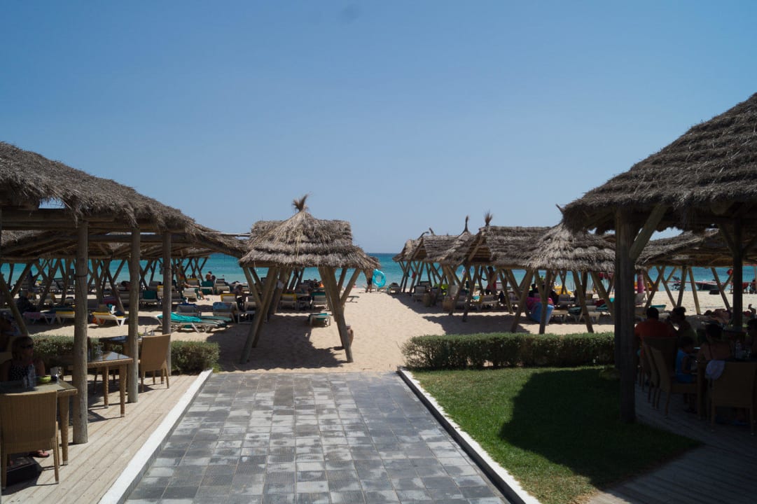 Weg zum Strand The Orangers Beach Resort and Bungalows