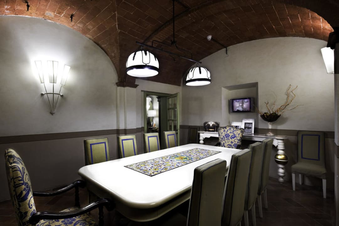 Lina meeting room UNAHOTELS Palazzo Mannaioni Toscana