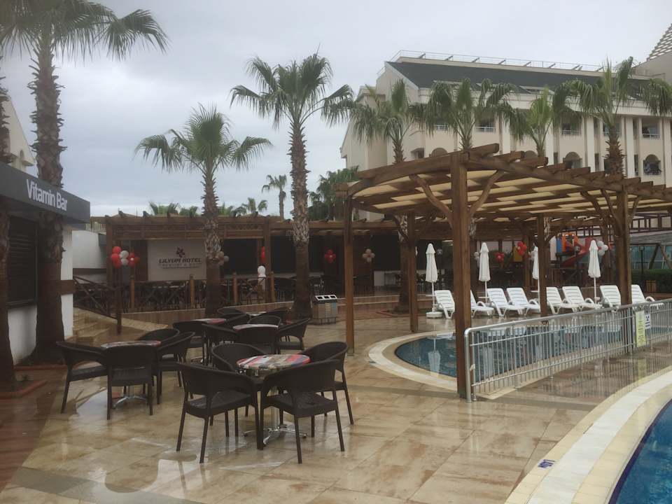 Pool Side Lilyum Hotel & Spa