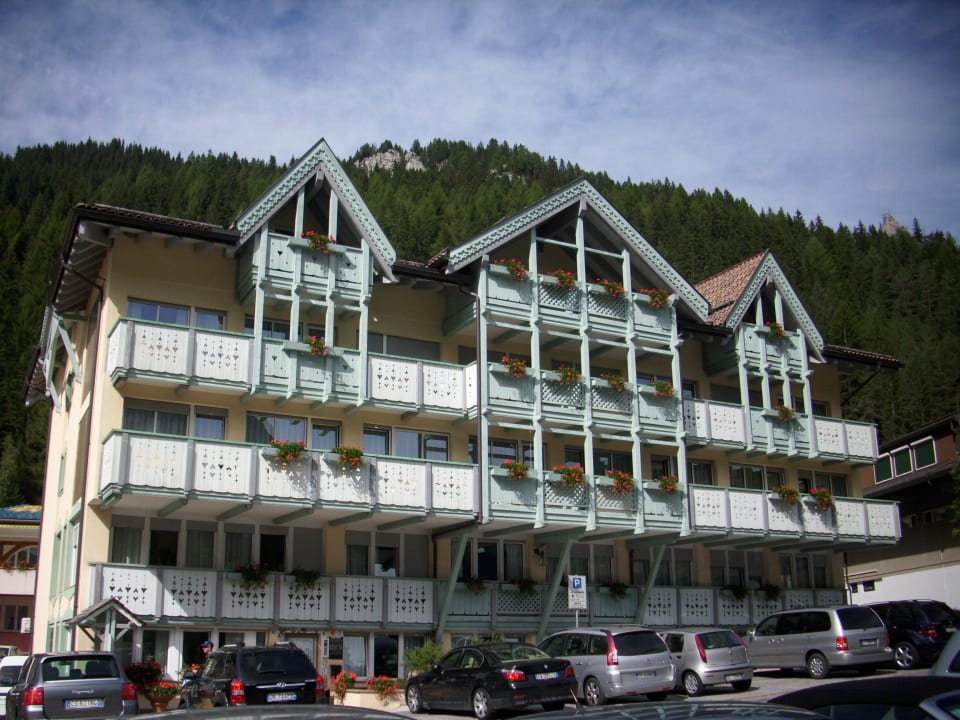 Nebengebäude Schlosshotel Dolomiti