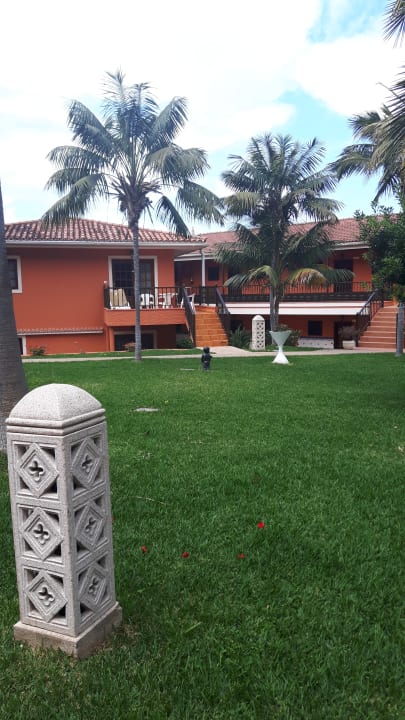 Gartenanlage Apartments Ambassador