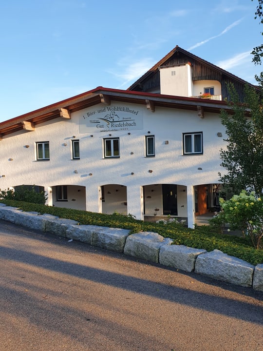 Außenansicht 1. Bier & Wohlfühlhotel Gut Riedelsbach