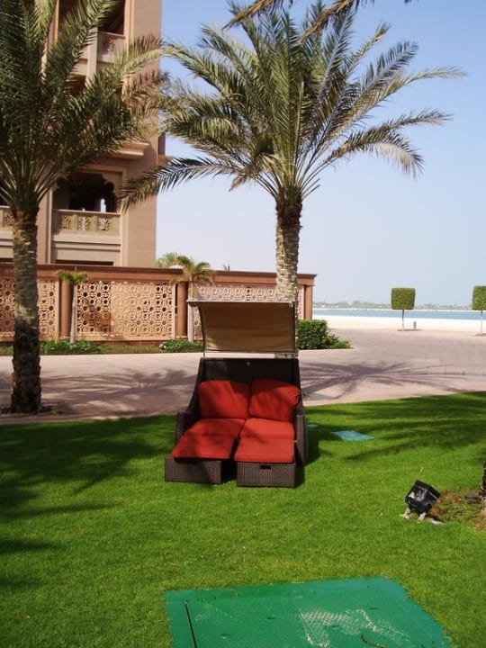 Pool-Liegekorb Emirates Palace Mandarin Oriental