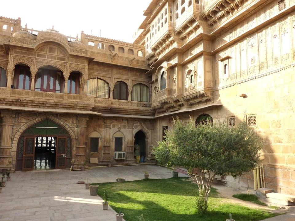 Innenhof Mandir Palace Hotel