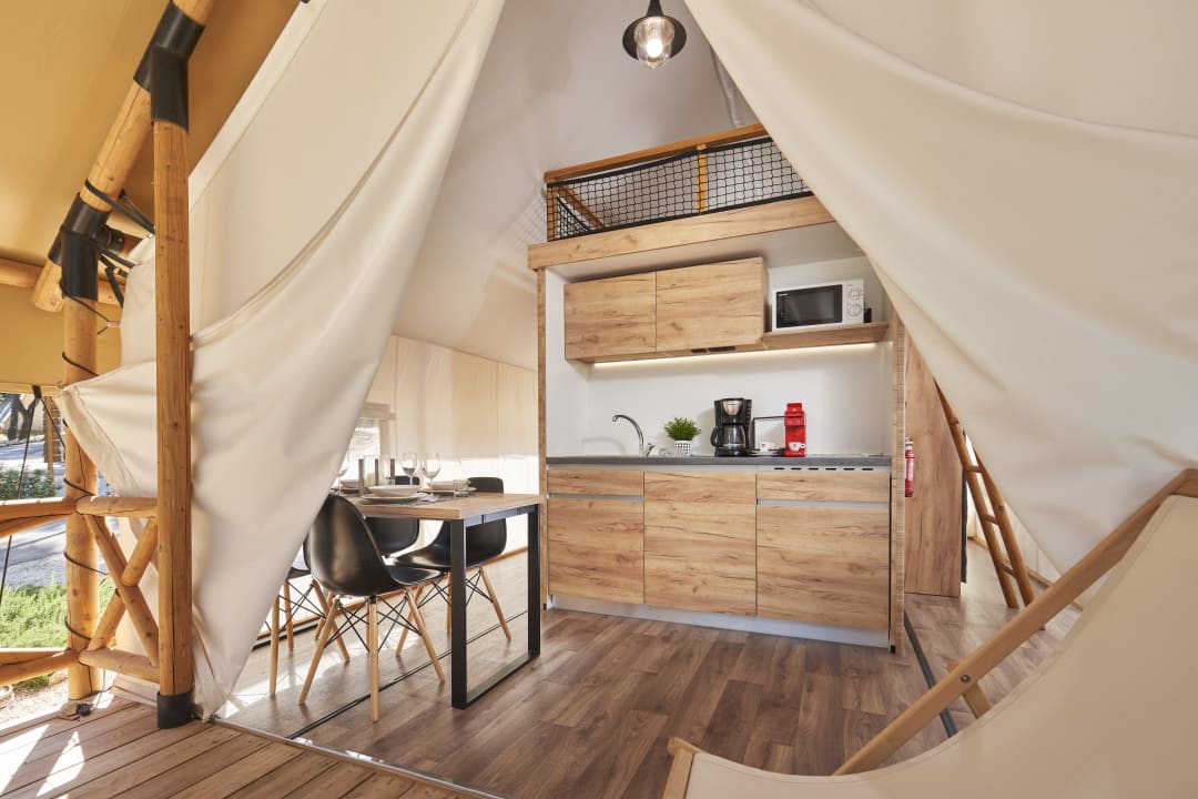 Zimmer Arena One 99 Glamping