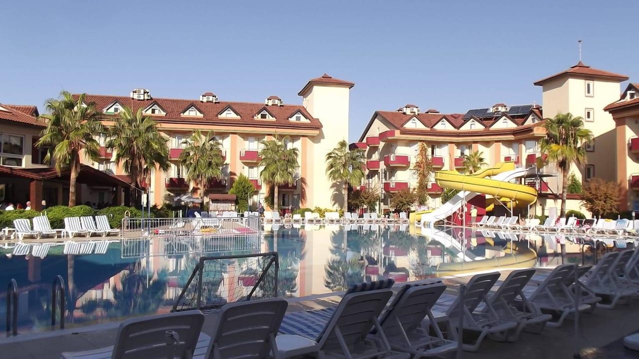 Großer Pool zum Baden Hotel Orfeus Park