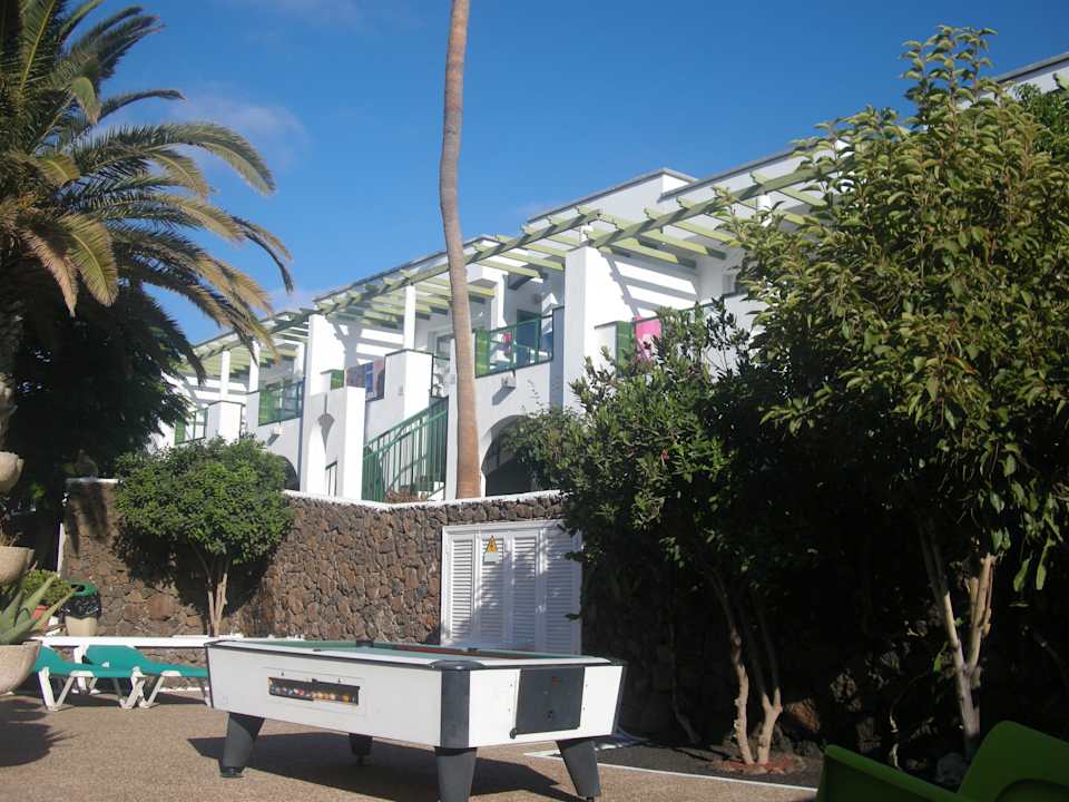 Pool mit Palmen Apartamentos Guacimeta