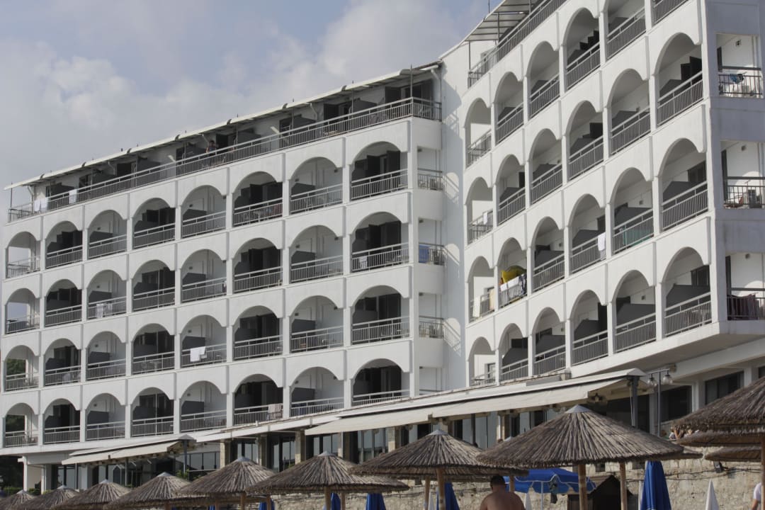 Hotel vom Strand aus Ammon Zeus Luxury Beach Hotel