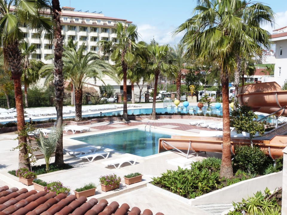 Poolbereich Seaden Corolla Hotel