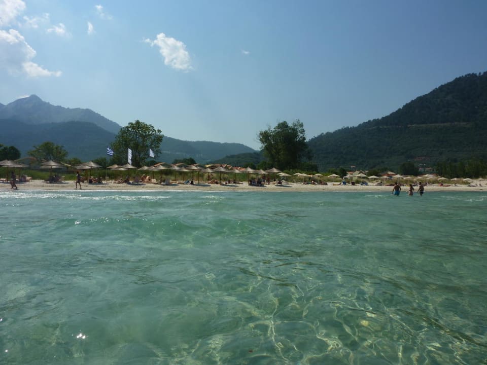 Blick vom Strand zum Hotel Alexandra Golden Boutique - Adults only