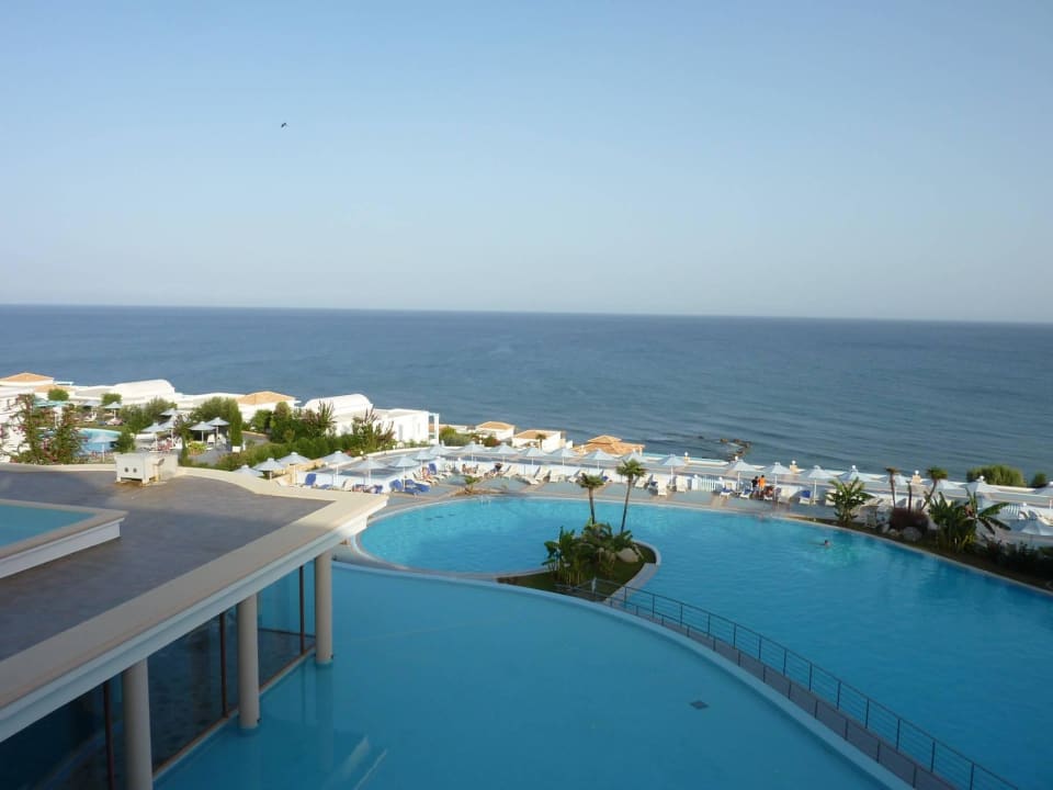 Blick aus der Rezeption Atrium Prestige Thalasso Spa Resort & Villas