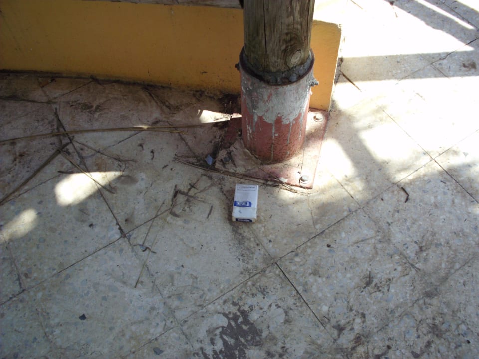 Auf dem Freisitz im Rundbau Hotel African Queen